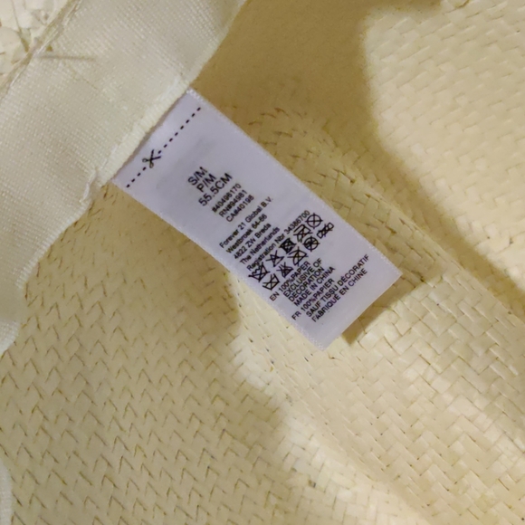 Fedora - Picture 3 of 3